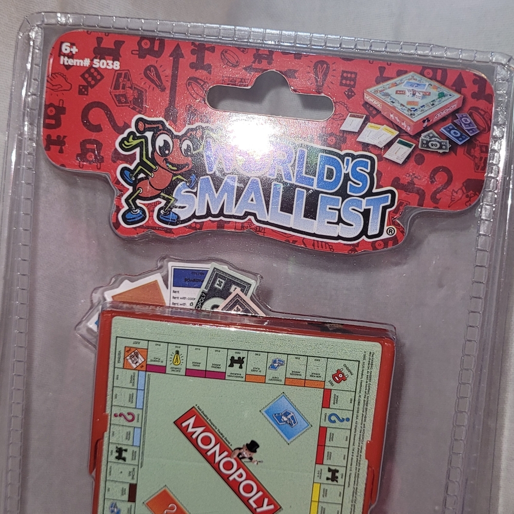 Mini Monopoly by Hasbro - Picture 5 of 12